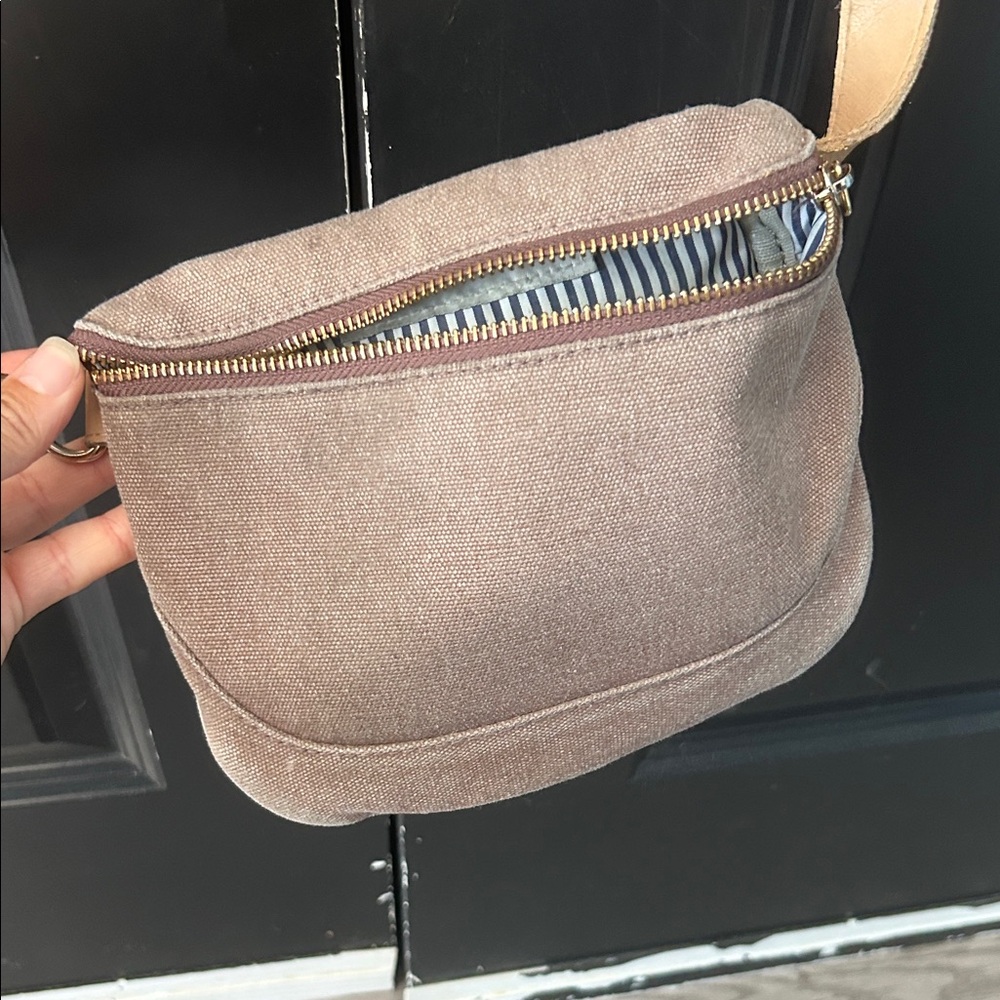 Birdling crossbody